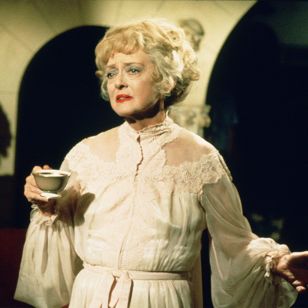 Scream Pretty Peggy 04